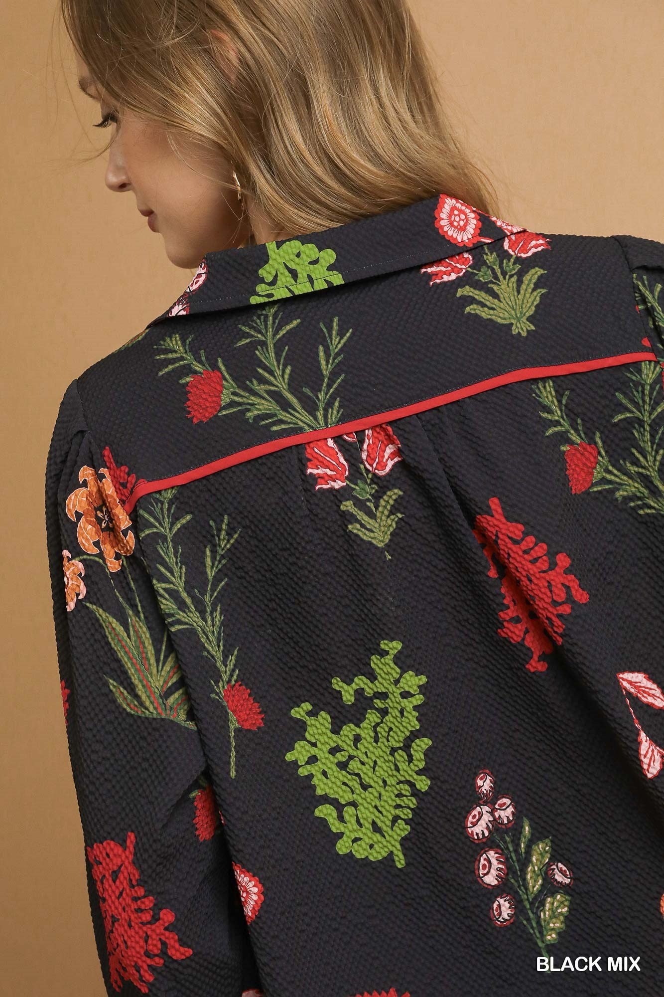 Black Mix Botanical Top