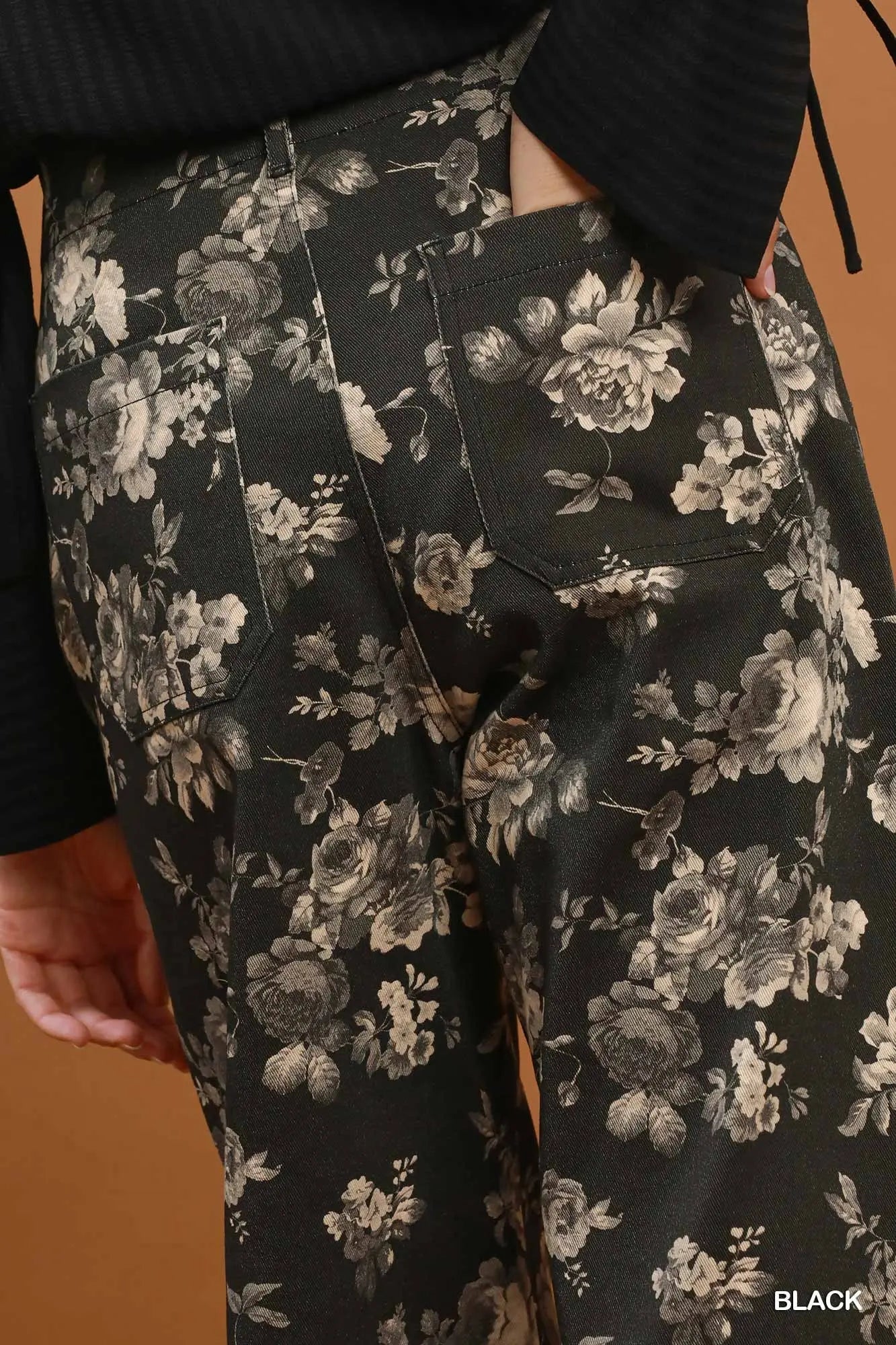 Black Garden Cropped Pants