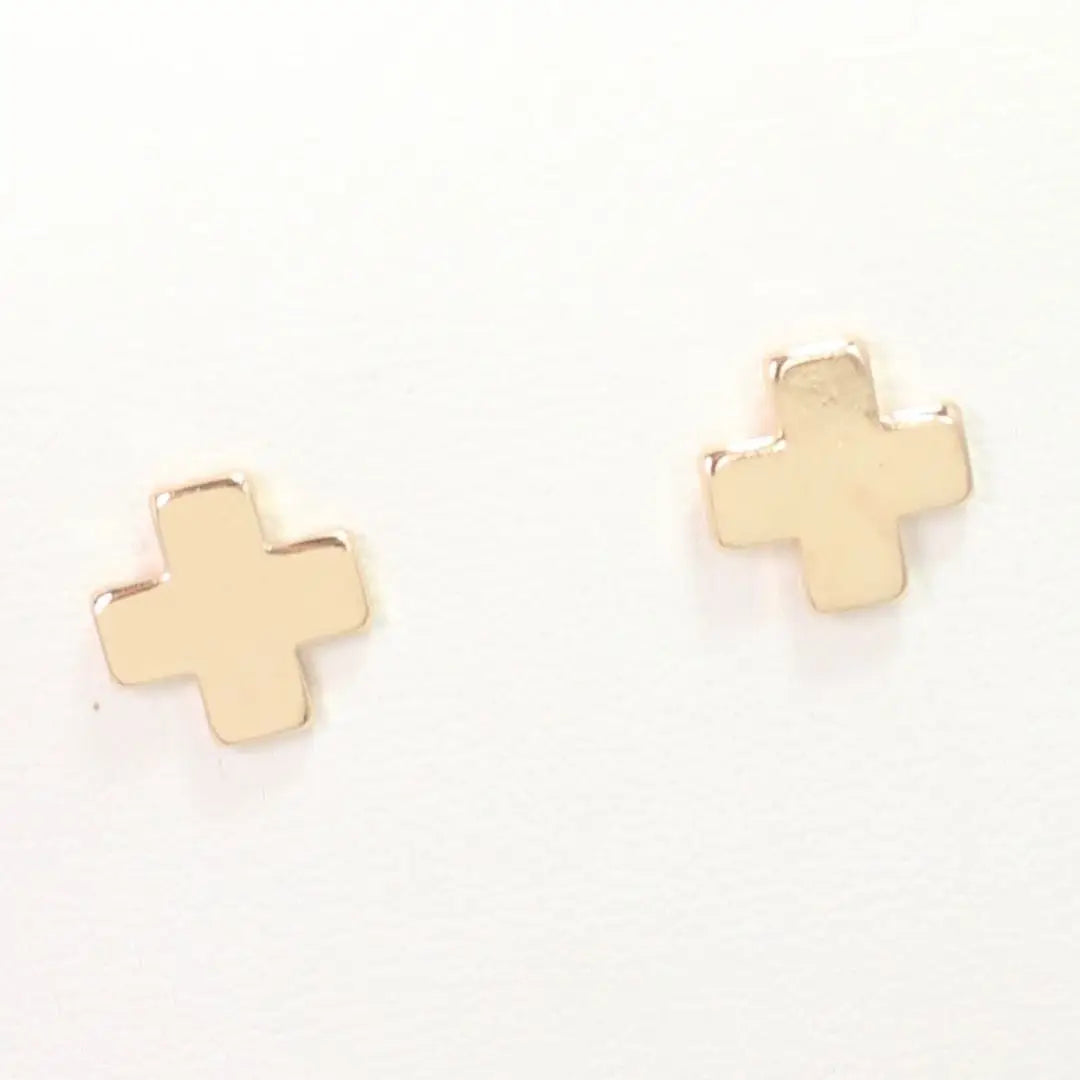 Caroline Hill Rawls Cross Studs