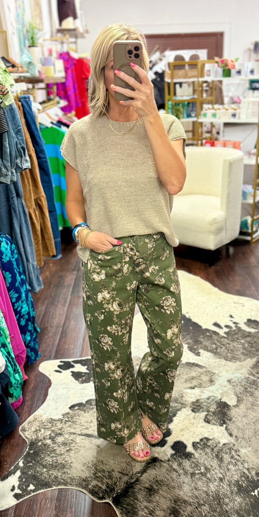 Olive Garden Cropped Pants