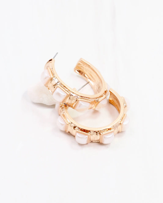 Caroline Hill - Allie Hammered Gold Earring Pearl