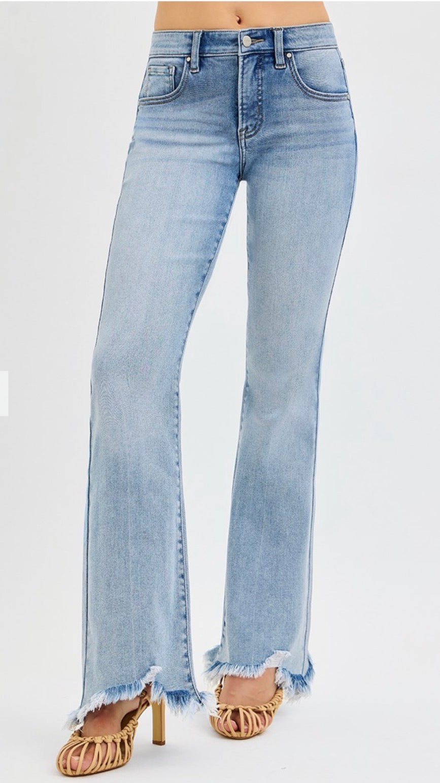 ***PREORDER***MID RISE FLARE WITH FRAY HEM DETAILED JEANS - Risen