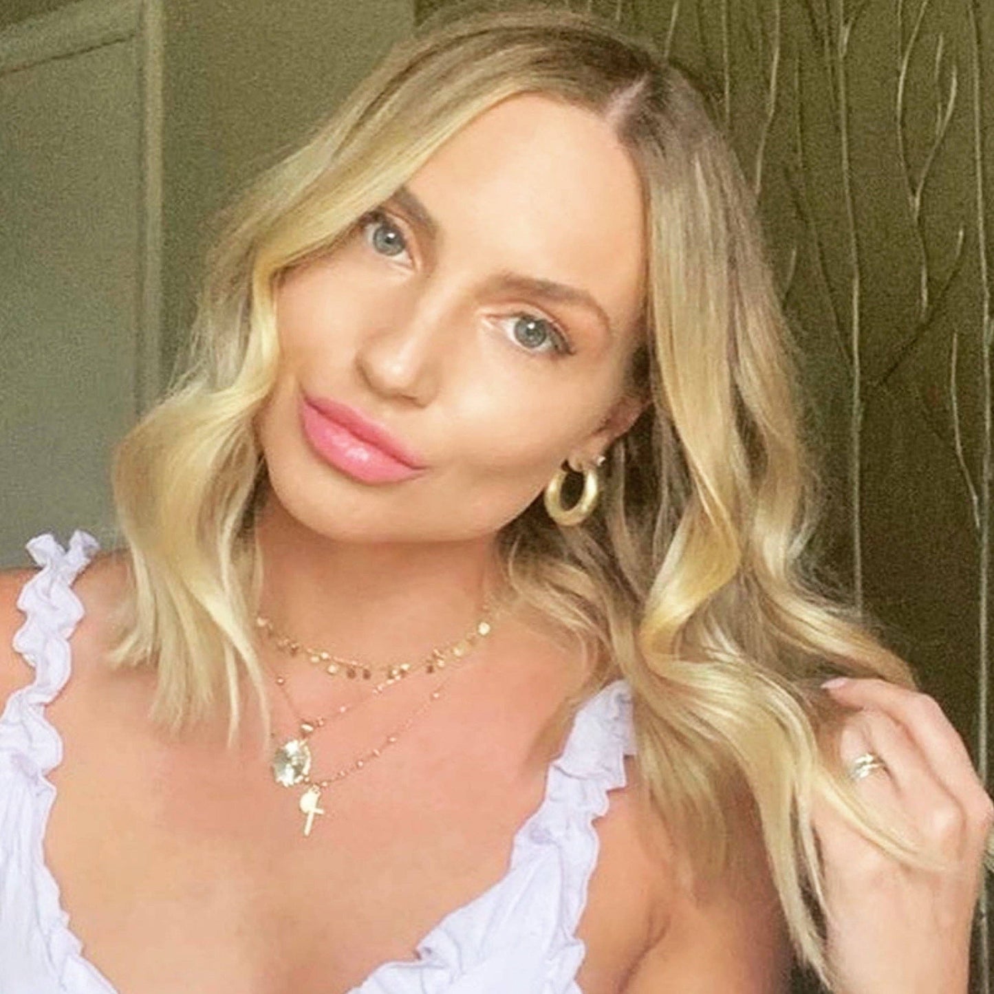 Sheila Fajl Small Chantal Hoops